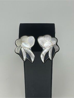 Vintage Karla Jordan Trocha Shell Floral Clip On Earrings, Statement Jewelry